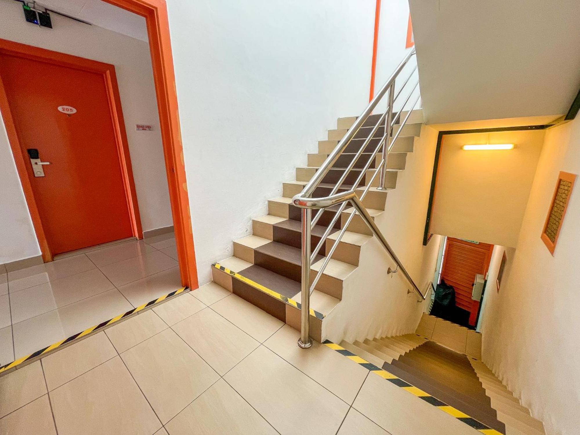 1 Hotel Mahkota Cheras Εξωτερικό φωτογραφία