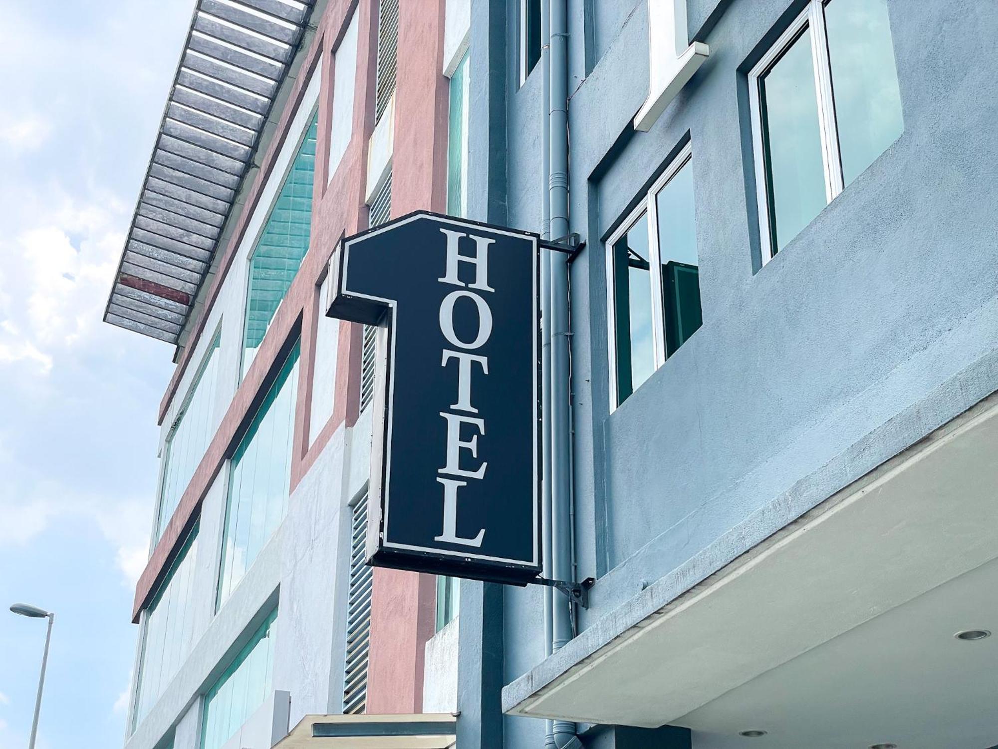 1 Hotel Mahkota Cheras Εξωτερικό φωτογραφία