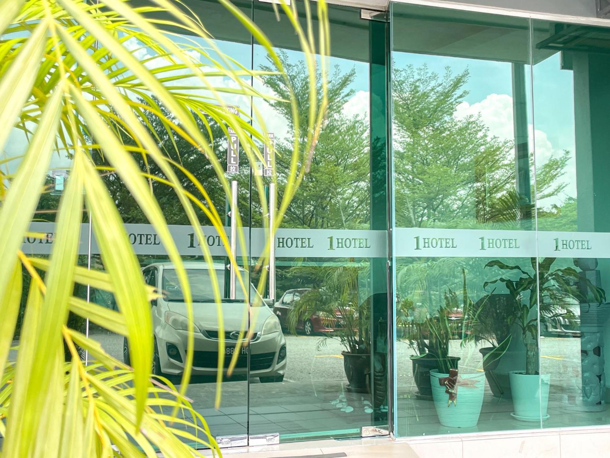 1 Hotel Mahkota Cheras Εξωτερικό φωτογραφία
