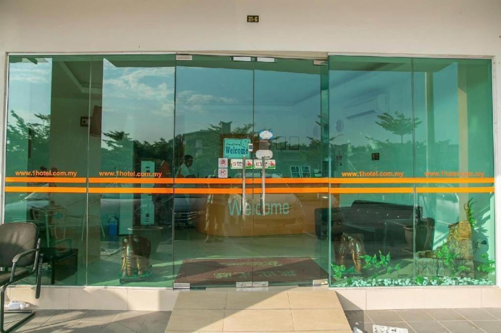 1 Hotel Mahkota Cheras Εξωτερικό φωτογραφία
