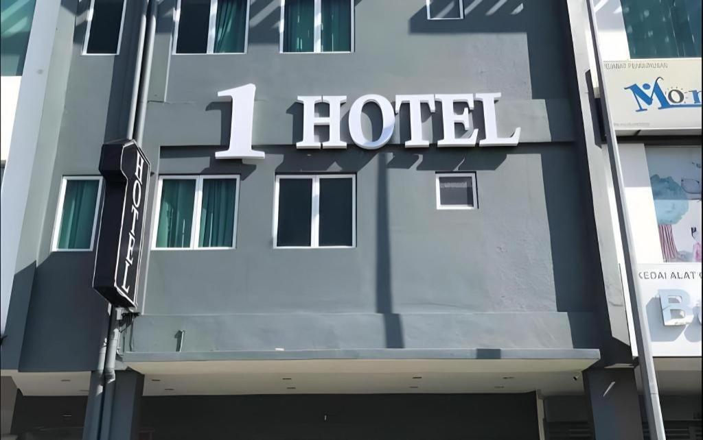 1 Hotel Mahkota Cheras Εξωτερικό φωτογραφία