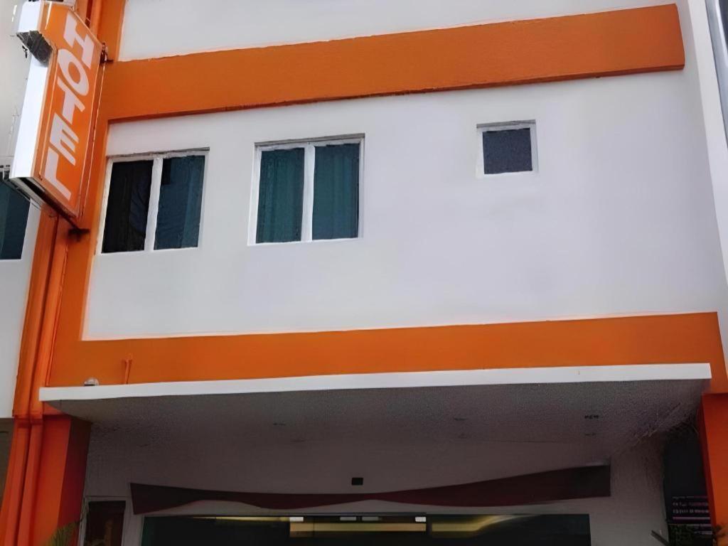 1 Hotel Mahkota Cheras Εξωτερικό φωτογραφία