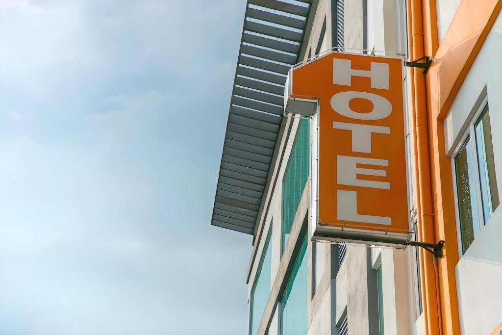 1 Hotel Mahkota Cheras Εξωτερικό φωτογραφία